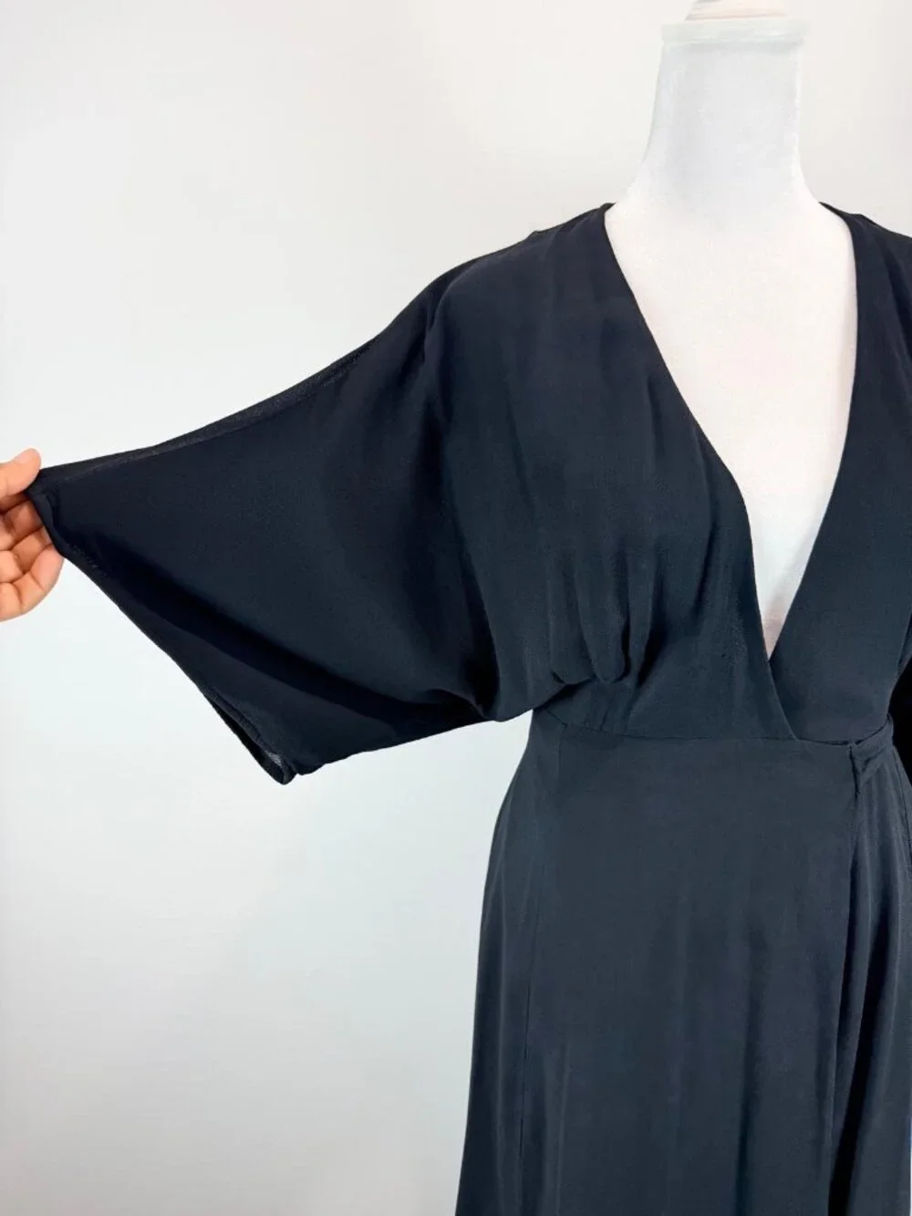 Women's Black Maxi Wrap Dress Size L Kimono Sleeve Deep V Neck Boho Elegant - Picture 10 of 16